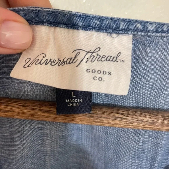 Universal Thread Blue Chambray Print Tank Top - Picture 10 of 10